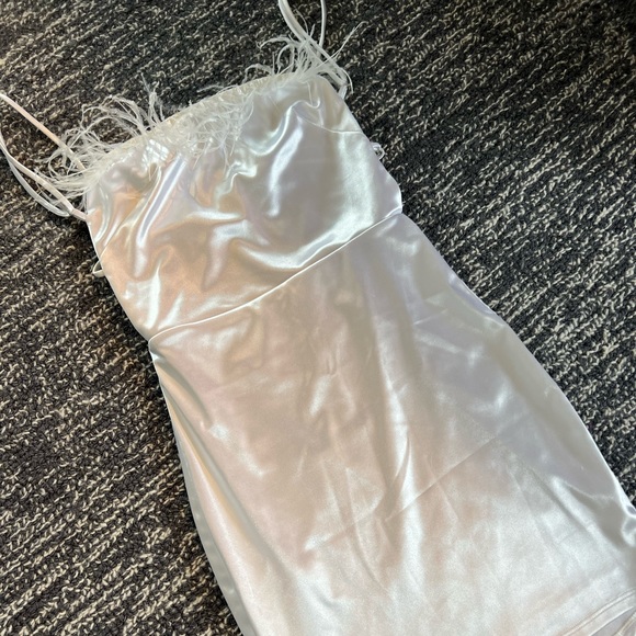 Lucy in the Sky White mini dress, size small. never worn - Picture 3 of 4